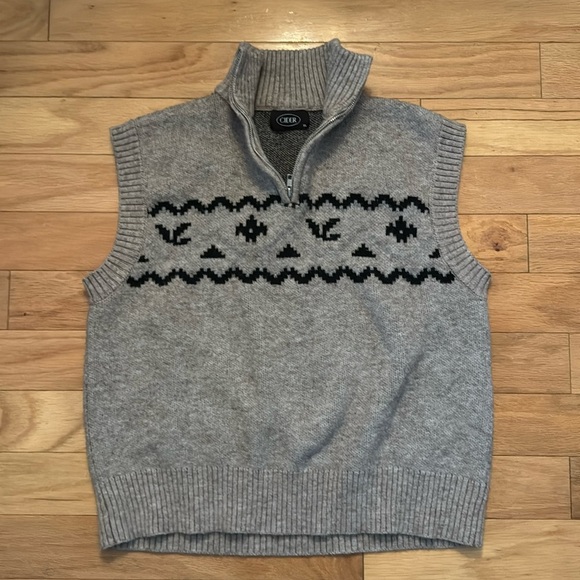 Cider | Mountain and Dragon Knitted Vest | Quarter Zip | Tan/Black | size XL - Picture 3 of 5
